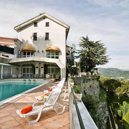 Scapolatiello Otel Cava deʼ Tirreni