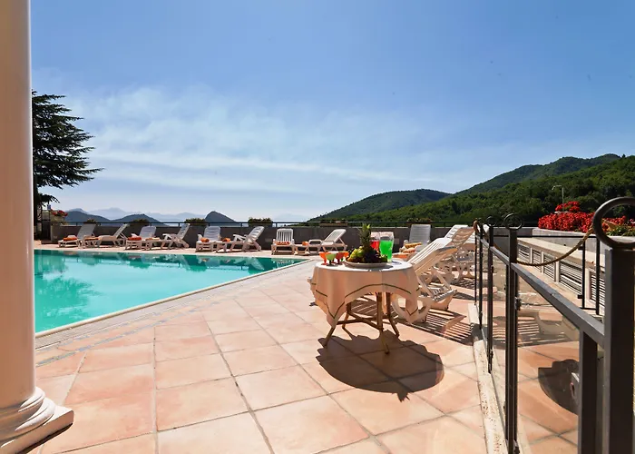 Scapolatiello 4* Cava deʼ Tirreni