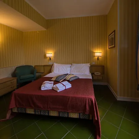 Szálloda Scapolatiello 4*