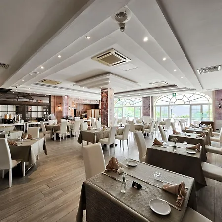 فندق Scapolatiello 4*